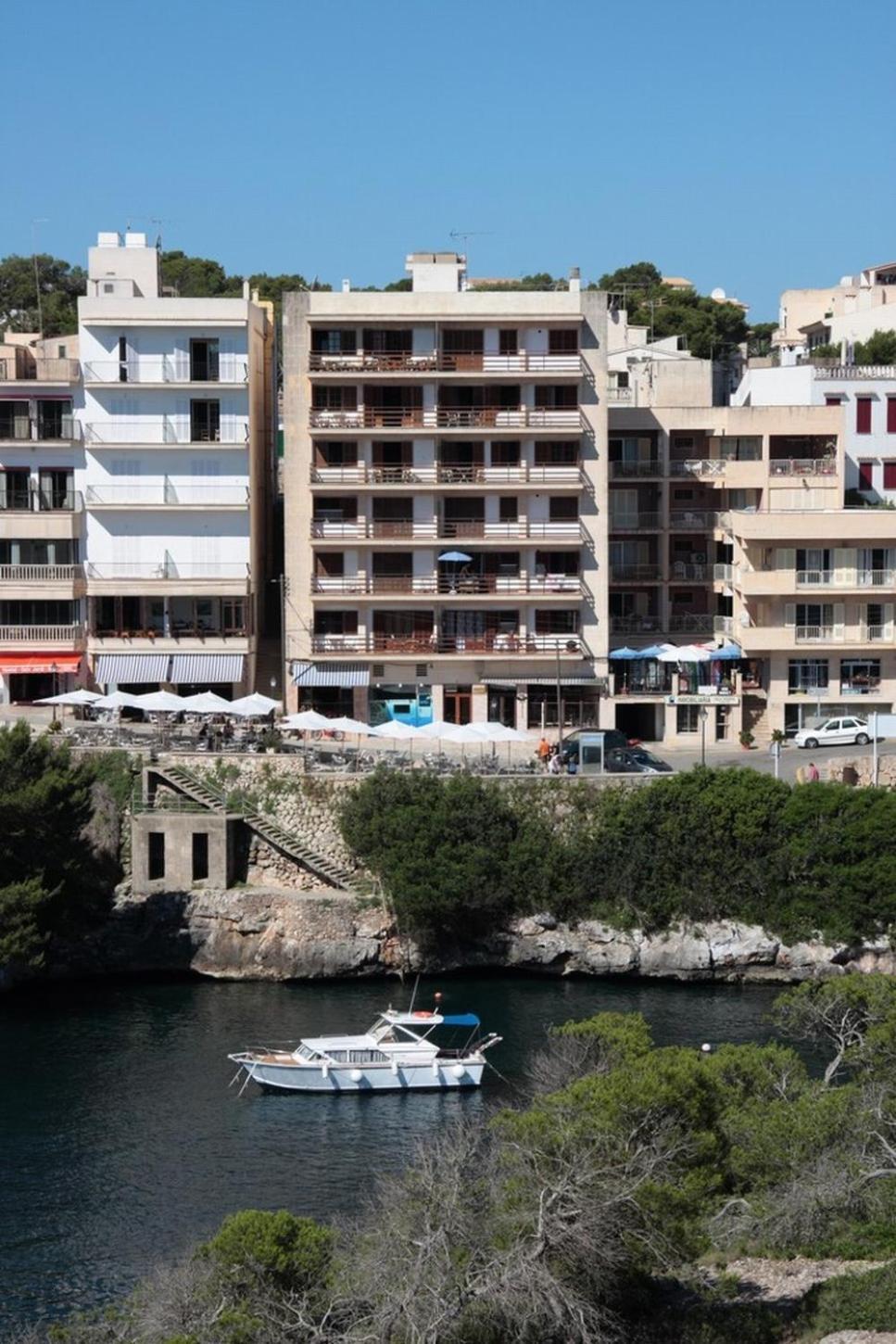 Apartamentos Llevant Cala Figuera  Exteriör bild