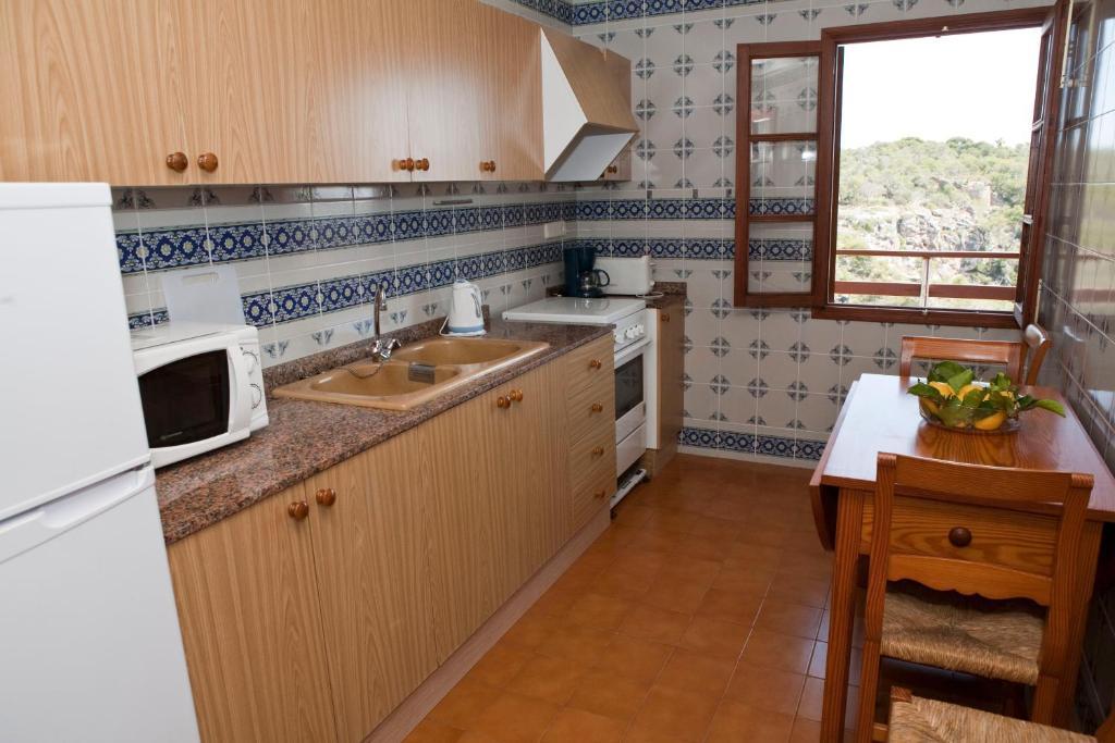 Apartamentos Llevant Cala Figuera  Rum bild