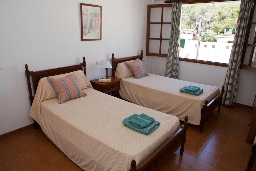 Apartamentos Llevant Cala Figuera  Rum bild